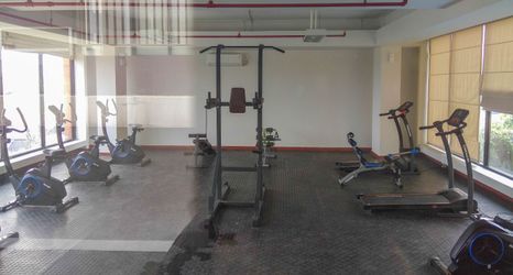 ห้องออกกำลังกาย 2 Studio Minimalist and Posh Dave Apartment By Travelio