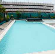 Kolam Renang 2 1BR Simply Pangeran Jayakarta Apartment By Travelio