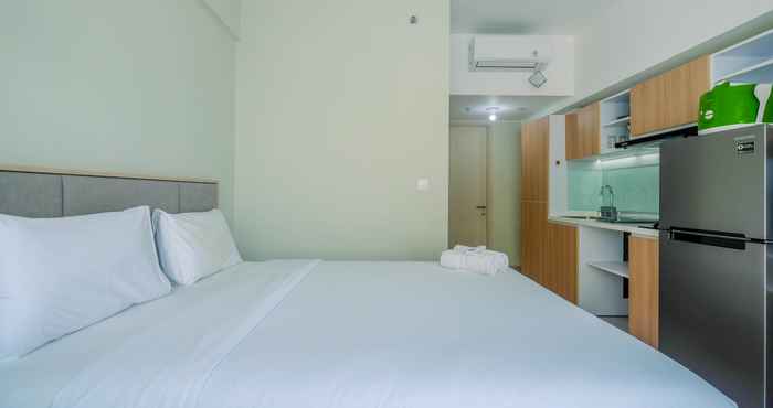 ห้องนอน Studio Functional and Minimalist Apartment at Springlake Summarecon By Travelio