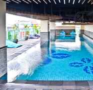 Swimming Pool 2 Studio Prime and Cozy Deluxe Tamansari La Grande Apartment By Travelio