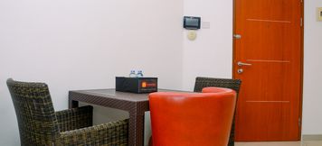 Common Space 3 2BR Comfortable Green Central City Apartment By Travelio