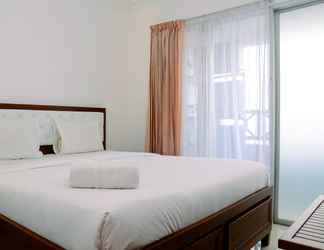 Kamar Tidur 2 2BR Comfortable Green Central City Apartment By Travelio