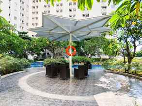 Kolam Renang 4 2BR Lavish Apartment at Educity Pakuwon By Travelio