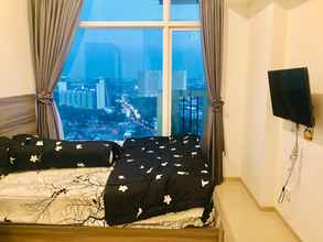 Kamar Tidur 4 Treepark City Apartments by YL Room