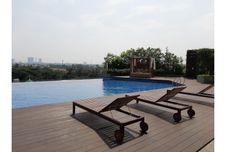 泳池 Cozy and Comfy Studio Springwood Apartment By Travelio