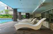 Kolam Renang 3 Homey and Modern Tamansari Semanggi 2BR Apartment By Travelio