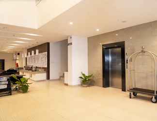 Lobby 2 LYNN Hotel Serang