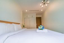 Ruangan Fungsional Bland Landmark Luxury Residence by BeVista