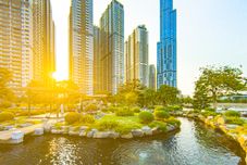 Bangunan Bland Landmark Luxury Residence by BeVista