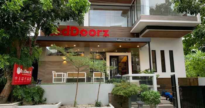 Exterior RedDoorz Plus near Villa Lagos Pansol