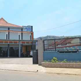 Exterior / Building 1 Penginapan Arsyana Pacitan, Pacitan Hotels