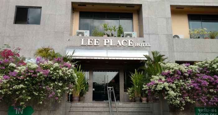 ภายนอกอาคาร Lee Place Hotel