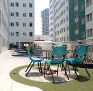 Kolam Renang 4 2BR Apartment Modern at Pavilion Permata By Travelio