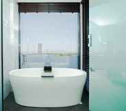 In-room Bathroom 5 Icity Marina Han River Villa