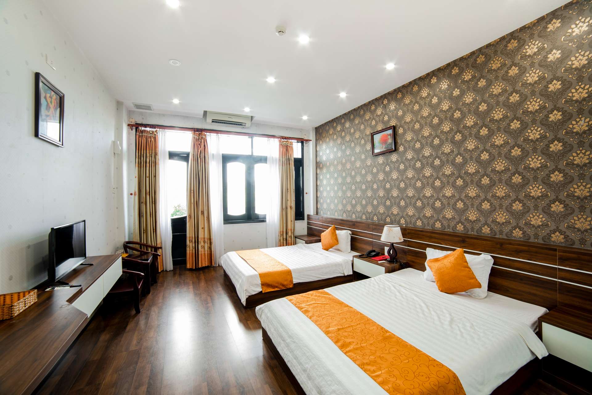 En Viet Hotel - Khách sạn 3 sao Quy Nhơn