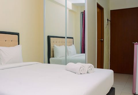 침실 Minimalist and Fully Furnished Studio at Tifolia Apartment By Travelio