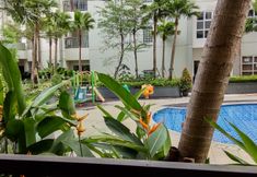 泳池 4 Simply Furnished Studio at Saveria Apartment By Travelio