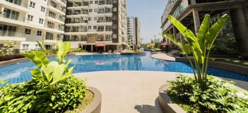 Swimming Pool 3 Spacious 2BR at Gateway Pasteur Apartment By Travelio
