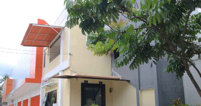 Exterior Pelangi House