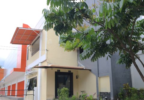Exterior Pelangi House