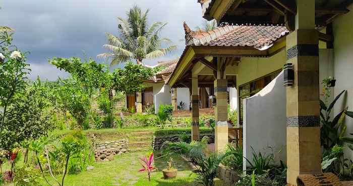 Bangunan Bale Sebaya Bungalows