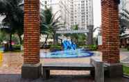 Kolam Renang 3 Clean and Comfortable Studio Green Palace Kalibata Apartment By Travelio