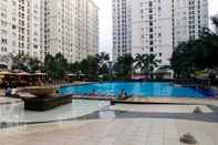 Swimming Pool Clean and Comfortable Studio Green Palace Kalibata Apartment By Travelio