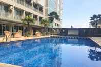 Kolam Renang 2BR Apartment at Galeri Ciumbuleuit near Parahyangan University By Travelio