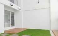 Lobi 7 Minimalist and Comfy 1BR Patraland Urbano Apartment near Bekasi Station By Travelio