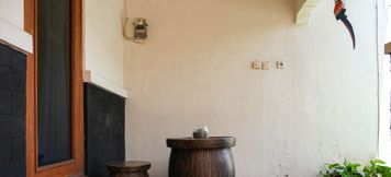 Lobby 5 Big 3 Bedrooms Omah Yoja 1