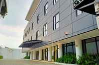 Exterior Hotel Youstay Semarang by Sinergi