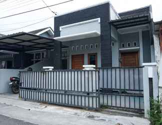 Lobi 2 Comfy 3 BR Kenanga Homestay Wonocatur