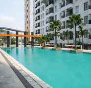 Swimming Pool 3 Spacious Studio Gardenia Boulevard Apartment Near Kemang