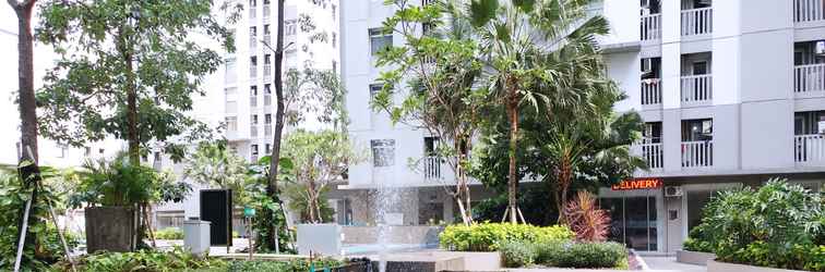 Lobby Nice Green Bay Pluit 2BR Apartment With Direct Access To Shopping Center By Travelio