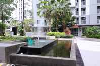 Lobi Nice Green Bay Pluit 2BR Apartment With Direct Access To Shopping Center By Travelio