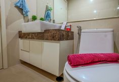 In-room Bathroom 6 Simple 1 BR Apartment @ Casa Grande Residence Near Kota Kasablanka By Travelio