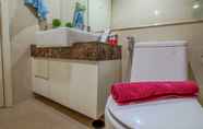 In-room Bathroom 6 Simple 1 BR Apartment @ Casa Grande Residence Near Kota Kasablanka By Travelio