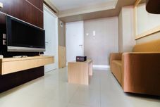 Ruang Umum Comfy 2 BR Bassura City Apartment By Travelio