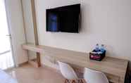 Common Space 7 New Furnished and Simple Studio Menteng Park Apartment By Travelio 