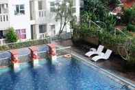 Kolam Renang Homey Studio Bellmont Residence Near Puri By Travelio