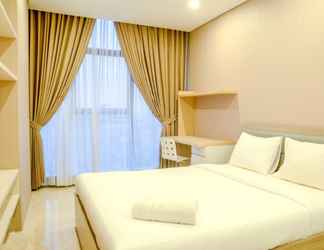 Kamar Tidur 2 Spacious and Homey 2BR L'Avenue Apartment By Travelio