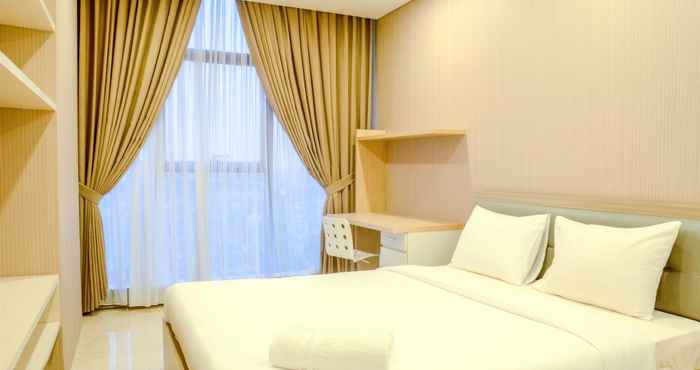 Kamar Tidur Spacious and Homey 2BR L'Avenue Apartment By Travelio