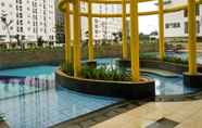 Kolam Renang 3 Simple 2BR Bassura City Apartment Connect to Swimming Pool By Travelio 