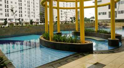 Kolam Renang 4 Simple 2BR Bassura City Apartment Connect to Swimming Pool By Travelio 