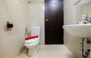 In-room Bathroom 6 Comfy and Cozy Studio Room Atria Residence Gading Serpong By Travelio