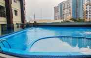 Swimming Pool 5 Comfy and Cozy Studio Room Atria Residence Gading Serpong By Travelio