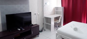 Common Space 3 Comfy and Simple Studio Casa De Parco Apartment By Travelio