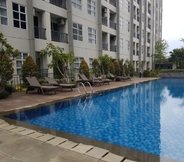 Swimming Pool 2 Simply Comfy Studio Saveria Apartment near ICE BSD By Travelio