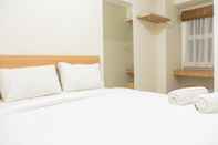 Kamar Tidur Minimalist Style 2BR Apartment at Parahyangan Residence By Travelio
