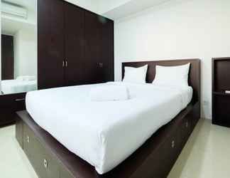 Kamar Tidur 2  Modern Furnished 2BR Kemang Village Apartment By Travelio